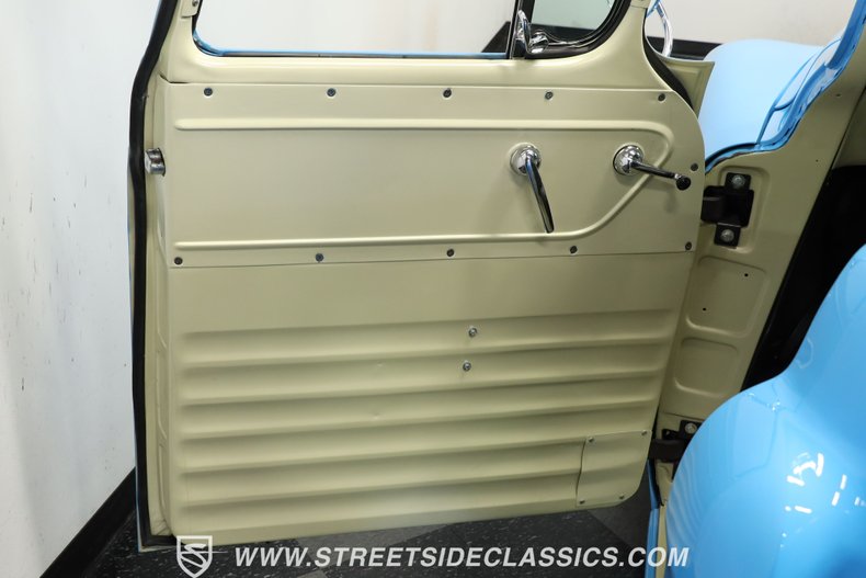 Chevrolet-3100-1957-Blue-GrayBeige-31
