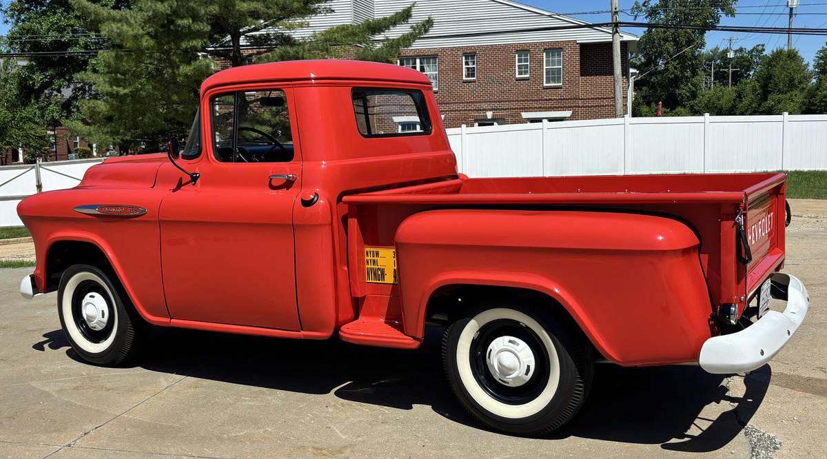 Chevrolet-3100-pick-up-1957-red-16