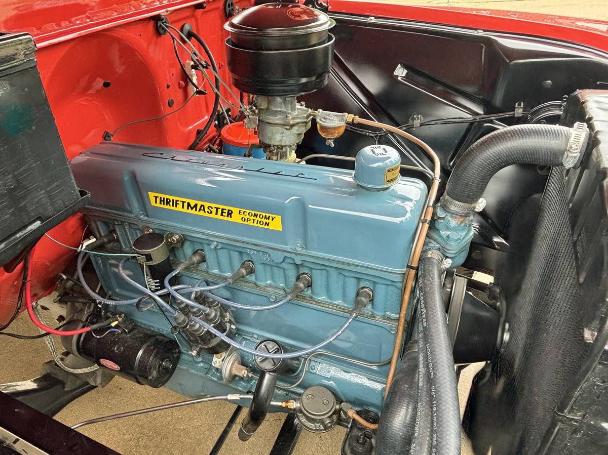 Chevrolet-3100-pick-up-1957-red-19