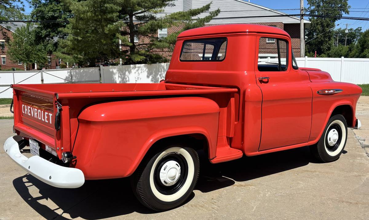 Chevrolet-3100-pick-up-1957-red-2