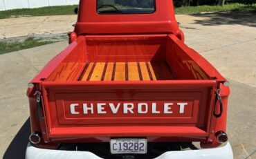 Chevrolet-3100-pick-up-1957-red-4