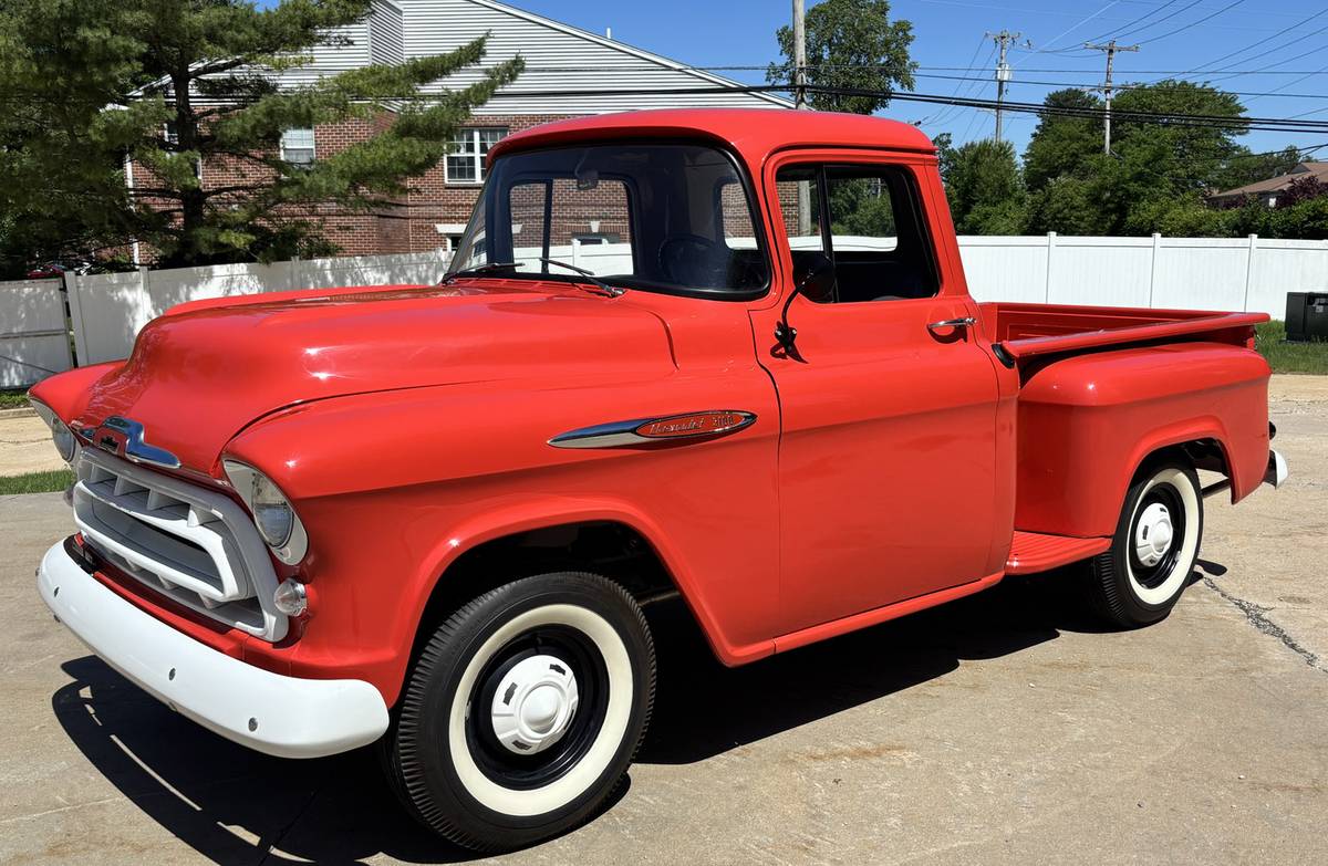 Chevrolet-3100-pick-up-1957-red-6