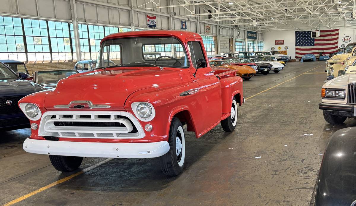 Chevrolet-3100-pick-up-1957-red-8