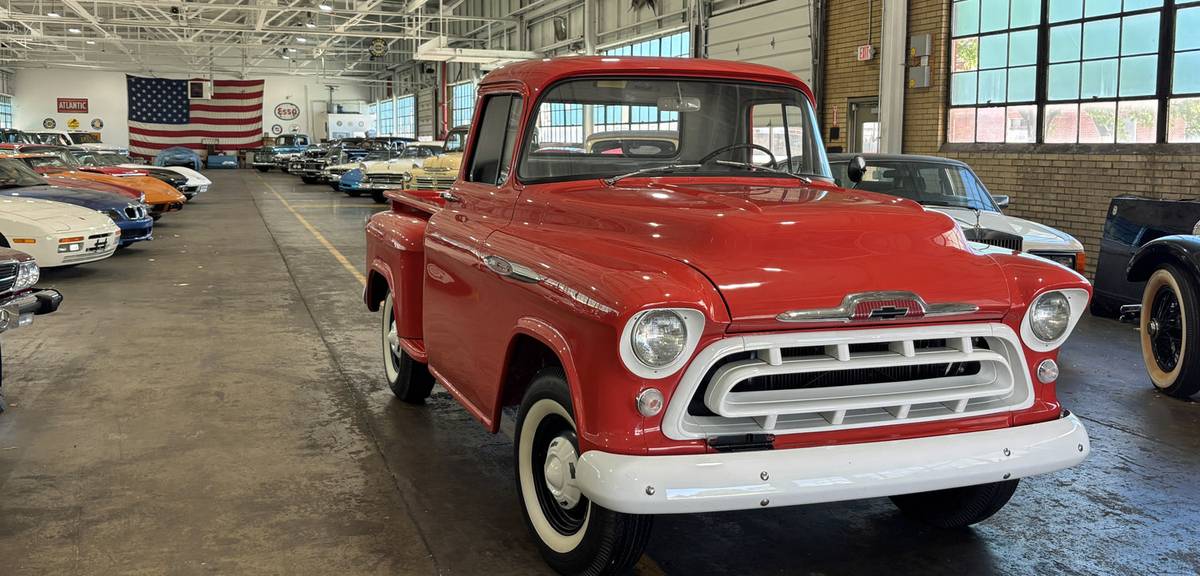 Chevrolet-3100-pick-up-1957-red-9