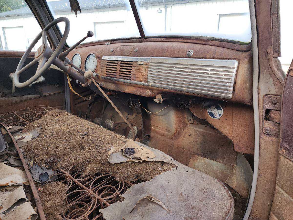 Chevrolet-3100-short-bed-half-ton-pickup-truck-1950-green-11
