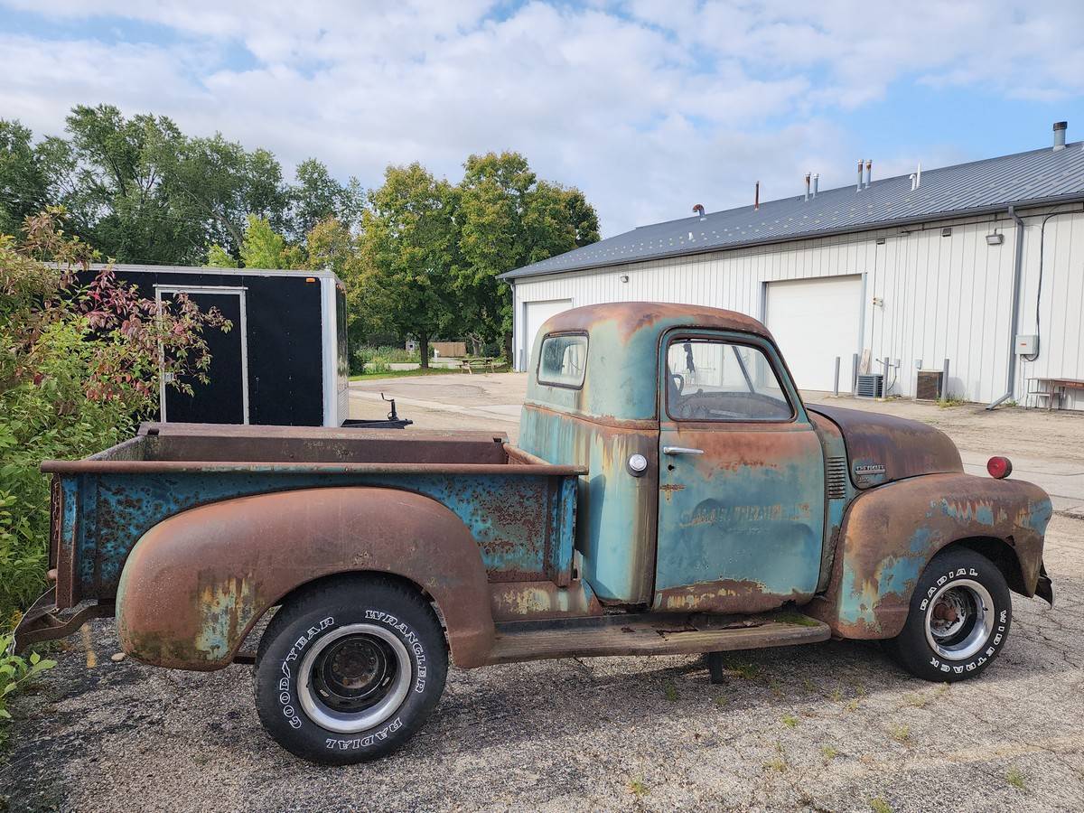 Chevrolet-3100-short-bed-half-ton-pickup-truck-1950-green-2