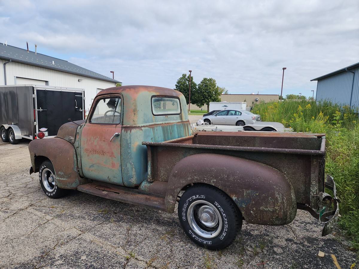 Chevrolet-3100-short-bed-half-ton-pickup-truck-1950-green-7