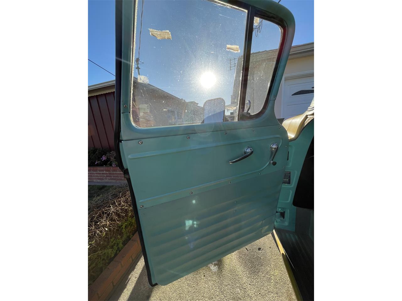 Chevrolet-3200-1957-Yellow-Black-and-Turquoise-24