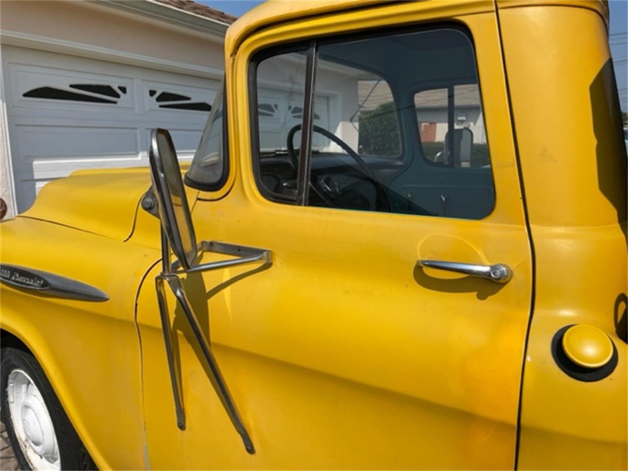 Chevrolet-3200-1957-Yellow-Black-and-Turquoise-4