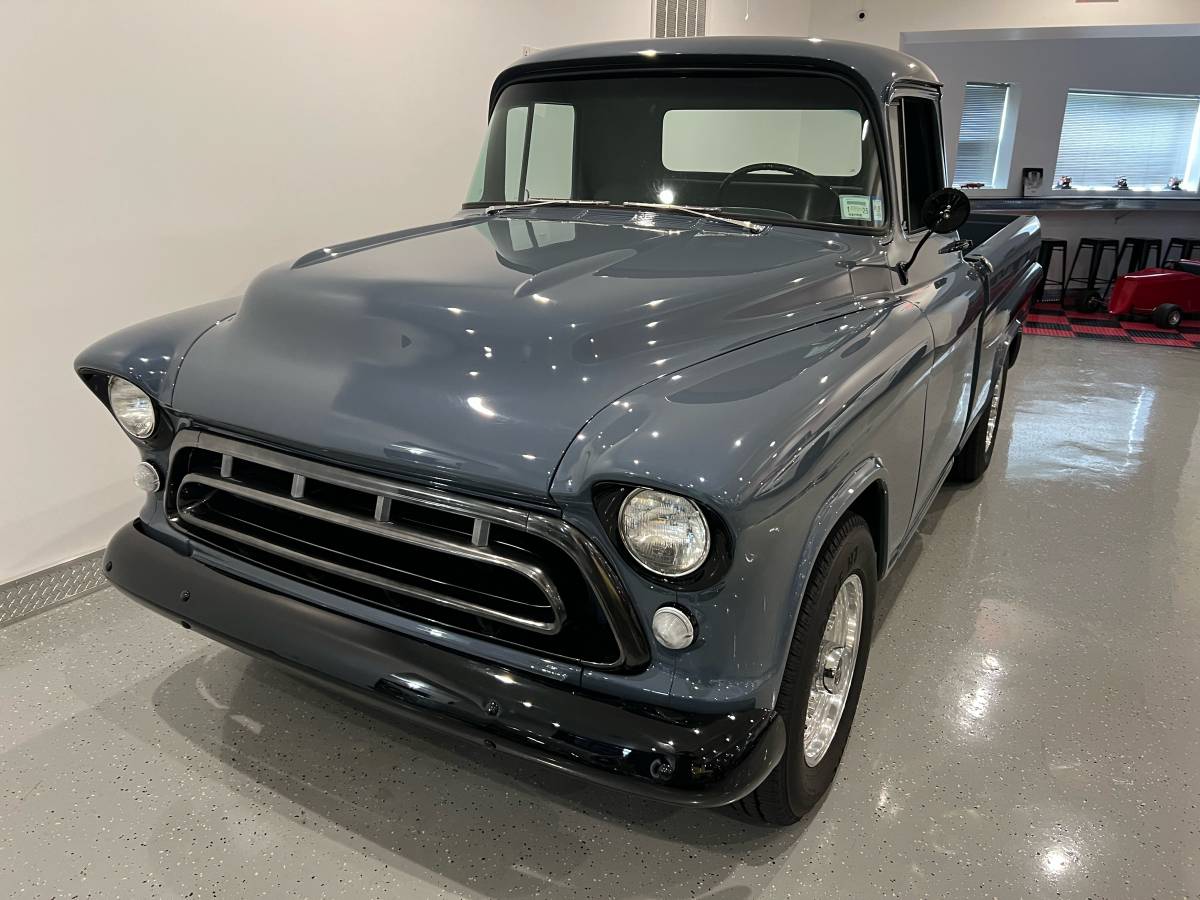 Chevrolet-34-ton-pickup-1957-grey-10