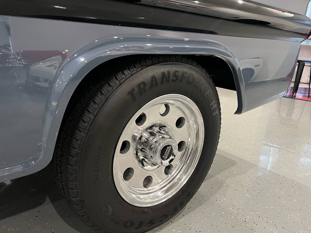 Chevrolet-34-ton-pickup-1957-grey-13