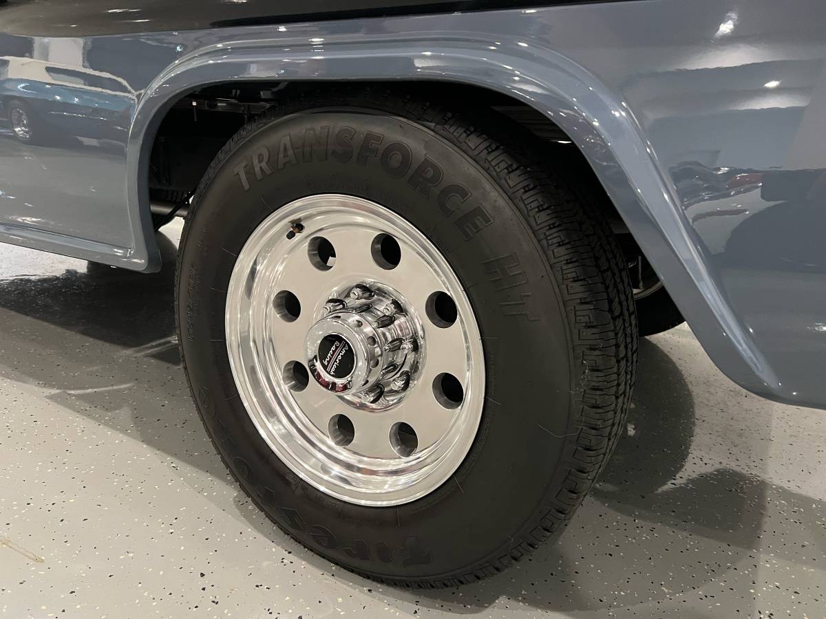 Chevrolet-34-ton-pickup-1957-grey-9