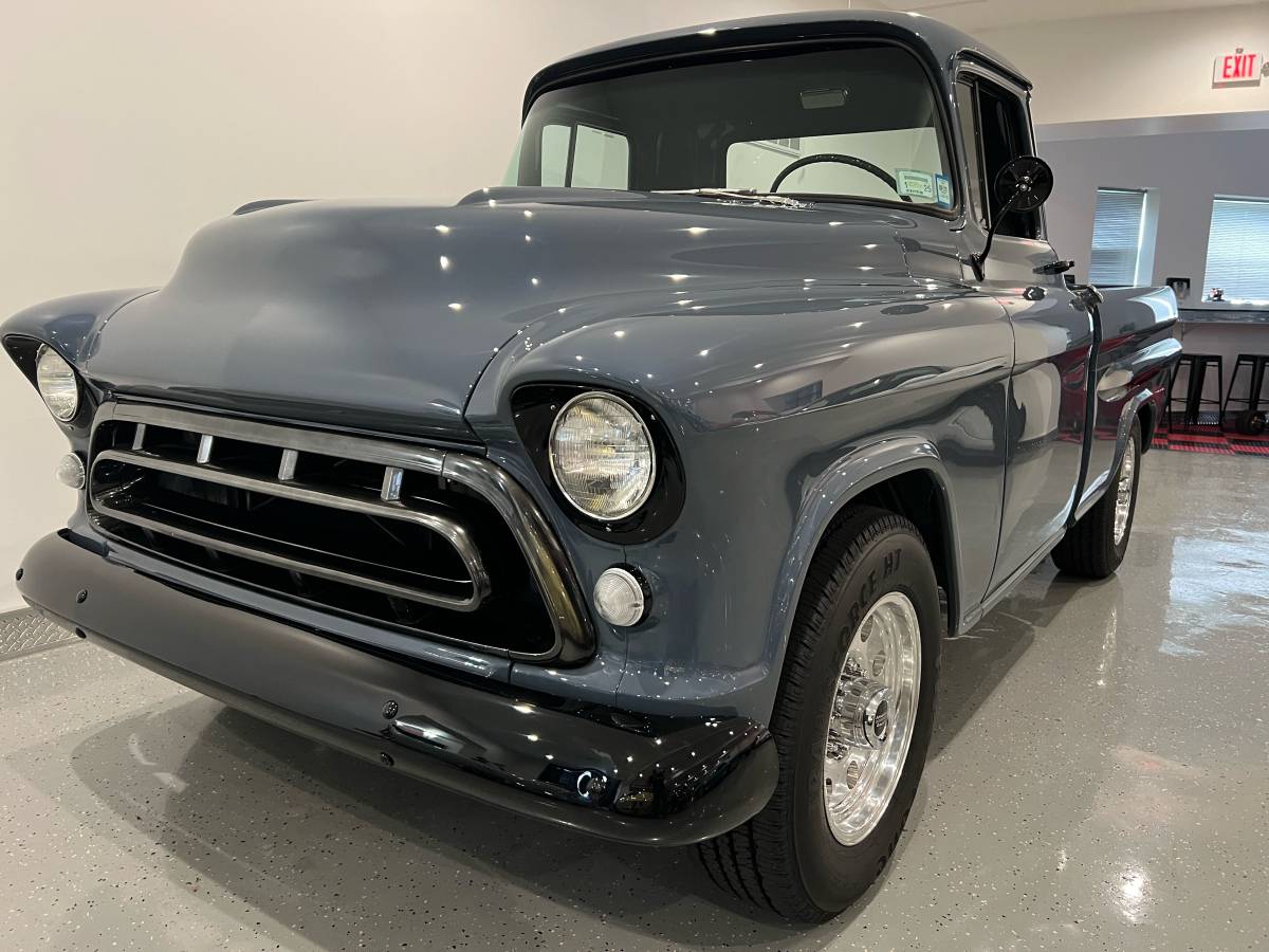 Chevrolet-34-ton-pickup-1957-grey