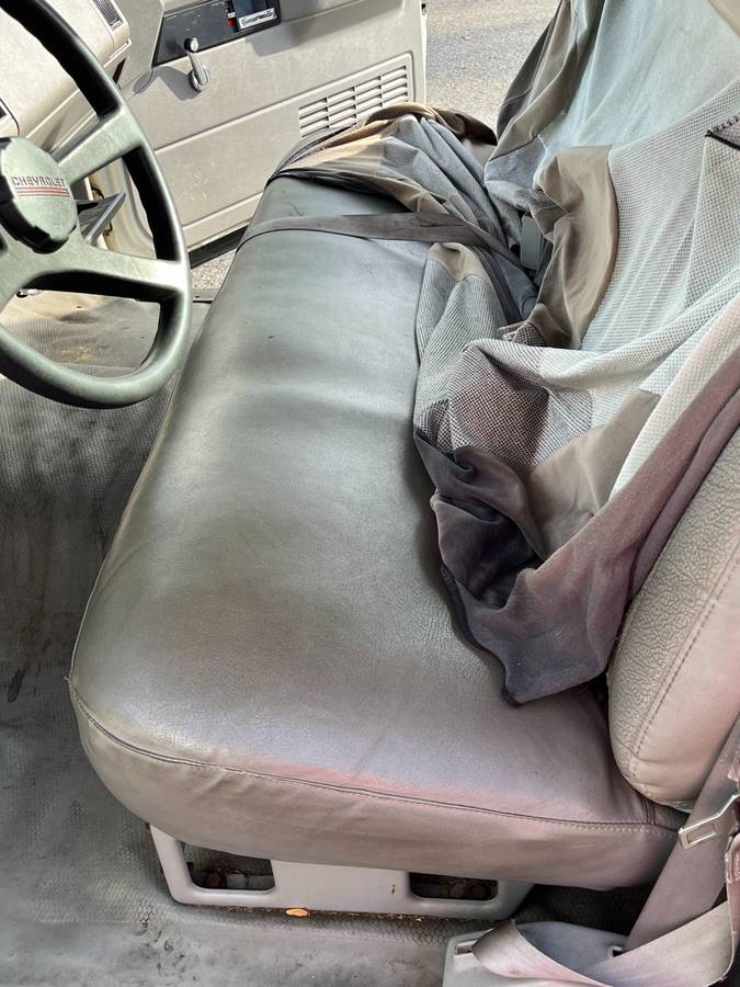 Chevrolet-3500-1994-white-8