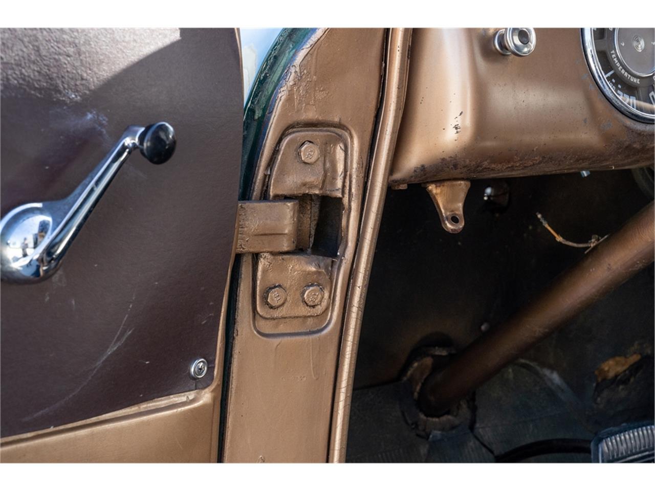 Chevrolet-3600-1950-Green-Black-38