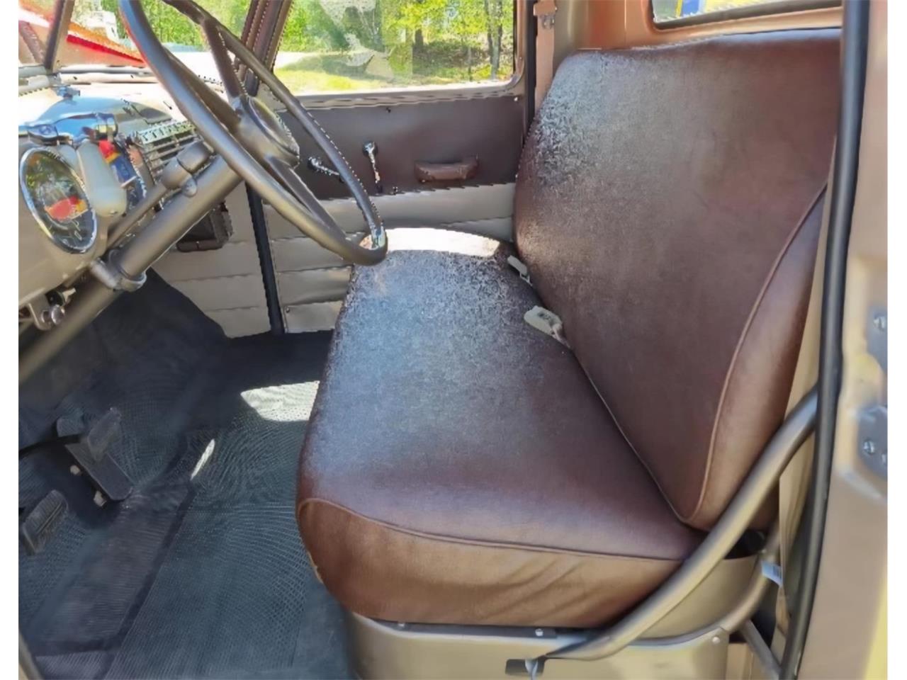 Chevrolet-3600-1950-Red-Tan-amp-Brown-13