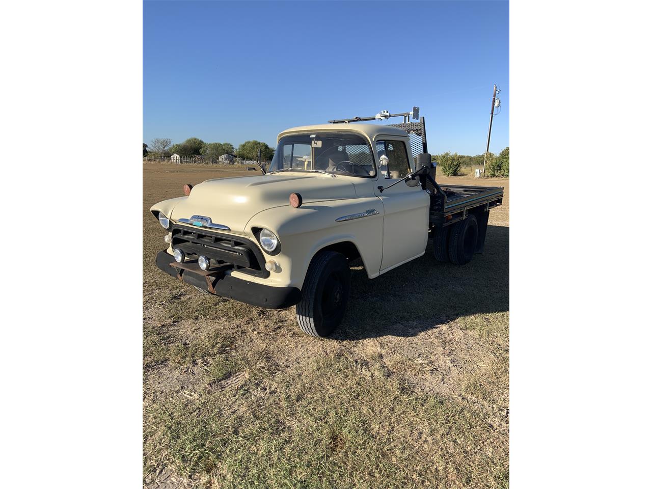 Chevrolet-3600-1956-India-Ivory-Yellow-1