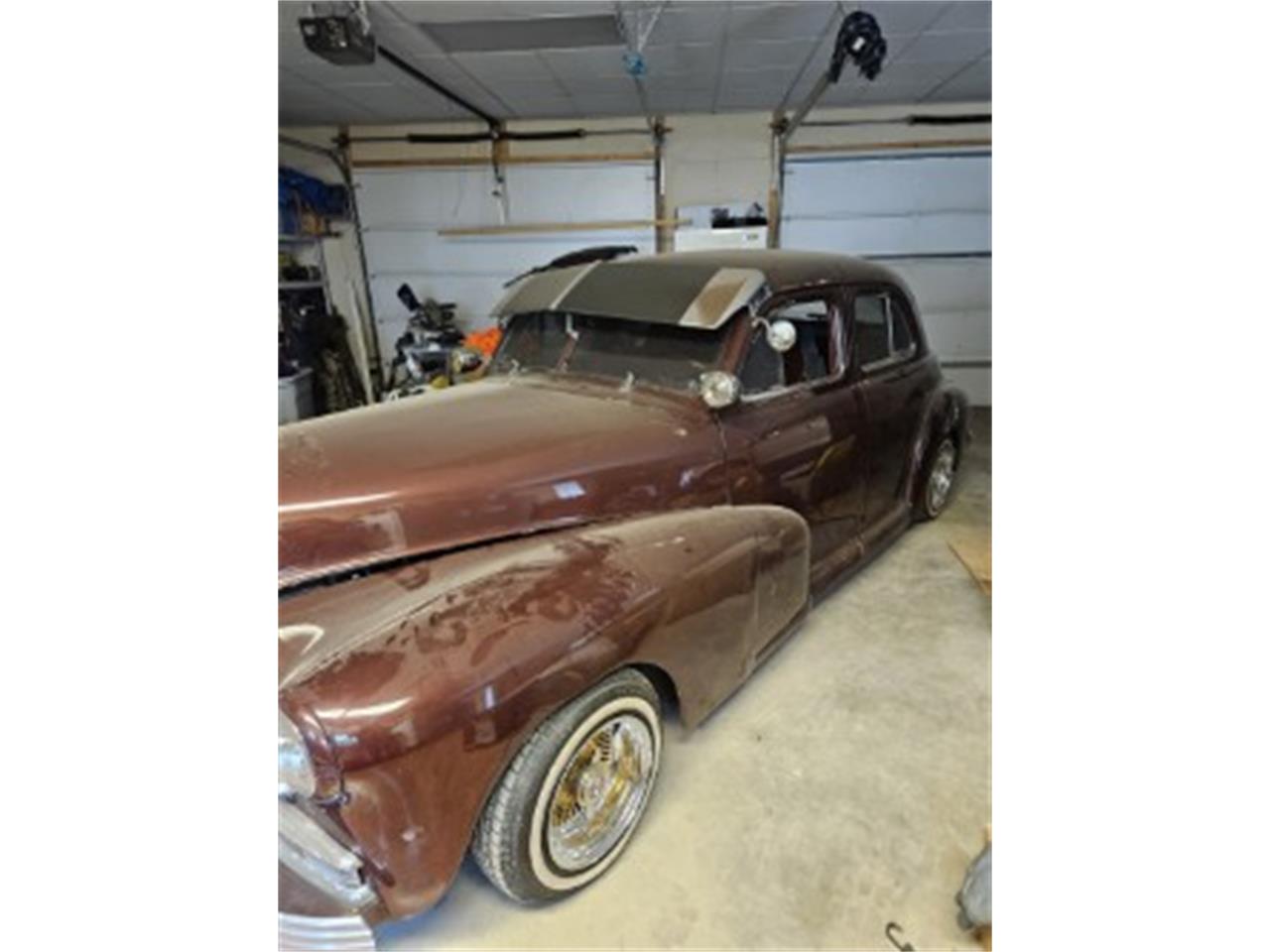 Chevrolet-4-dr-sedan-1948-maroon-maroon-grey-1