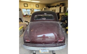 Chevrolet-4-dr-sedan-1948-maroon-maroon-grey-3