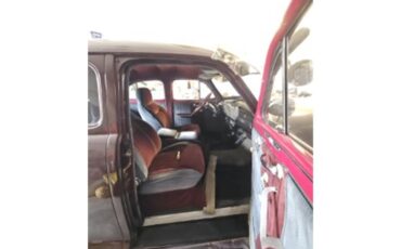 Chevrolet-4-dr-sedan-1948-maroon-maroon-grey-4