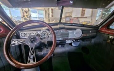 Chevrolet-4-dr-sedan-1948-maroon-maroon-grey-5