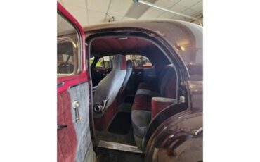 Chevrolet-4-dr-sedan-1948-maroon-maroon-grey-7