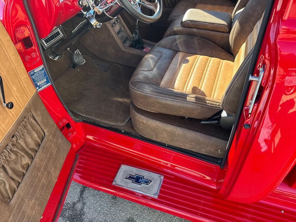 Chevrolet-5-Window-Resto-Mod-frame-off-high-end-build-1955-5-window-30