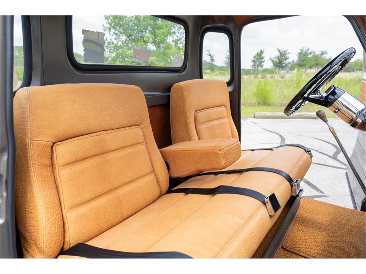 Chevrolet-5-window-pickup-1947-Blue-Patina-Tan-Buffalo-Hide-79