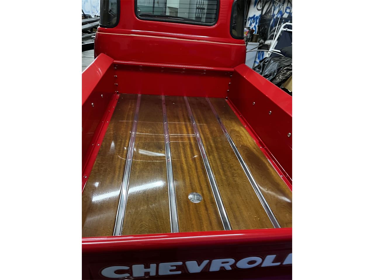 Chevrolet-5-window-pickup-1949-Red-Tan-2
