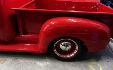 Chevrolet-5-window-pickup-1949-Red-Tan