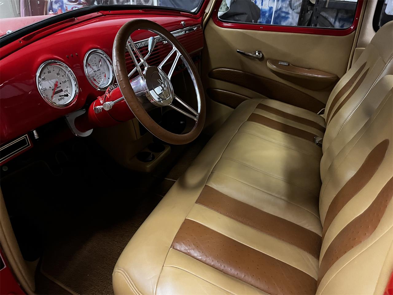 Chevrolet-5-window-pickup-1949-Red-Tan-4