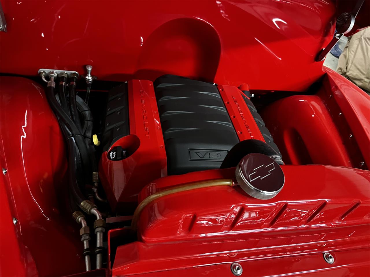 Chevrolet-5-window-pickup-1949-Red-Tan-8