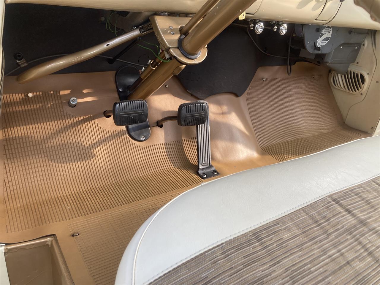 Chevrolet-Apache-1958-Ann.-GoldSand-Beige-Sand-Beige-22