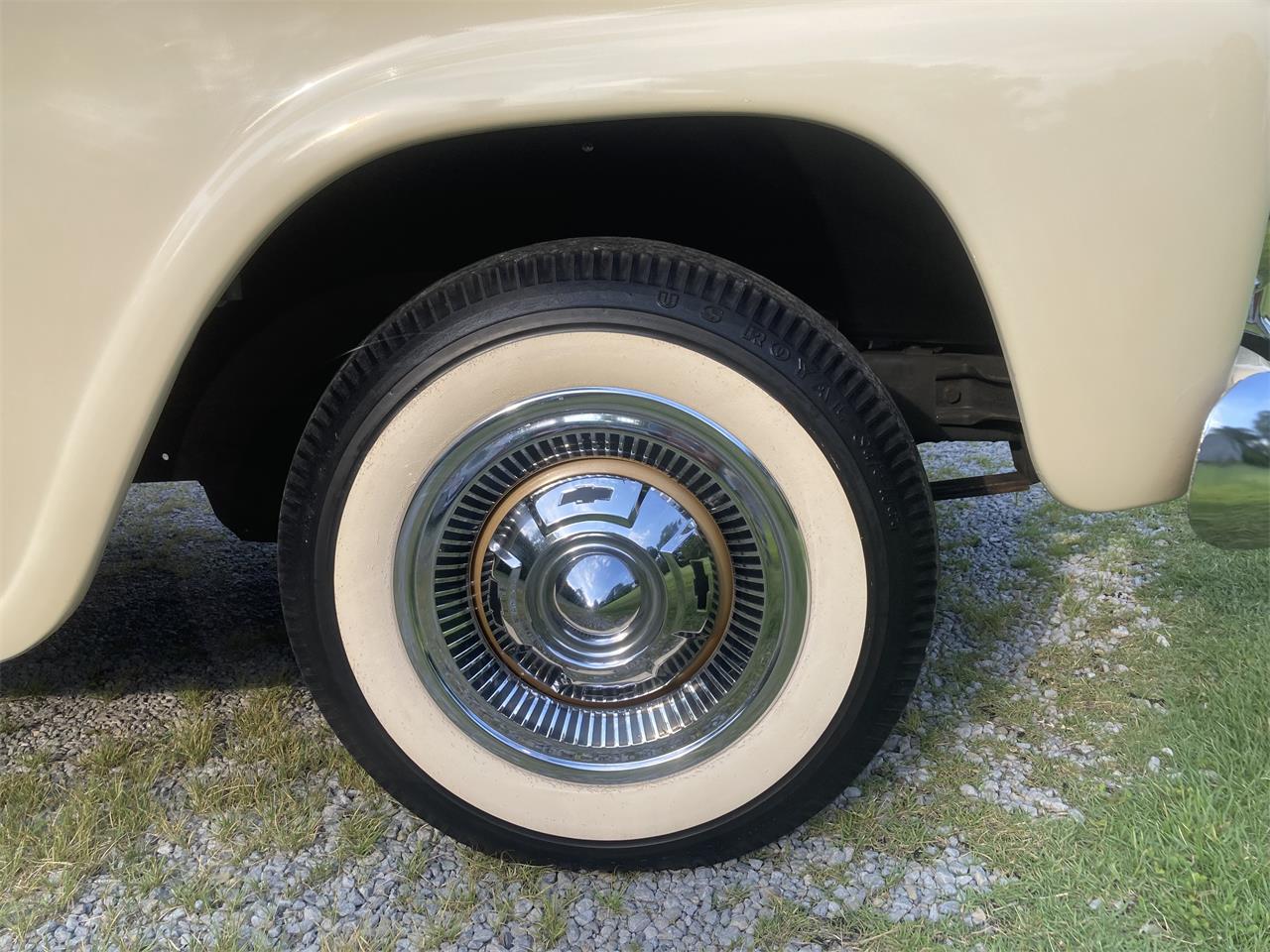 Chevrolet-Apache-1958-Ann.-GoldSand-Beige-Sand-Beige-60