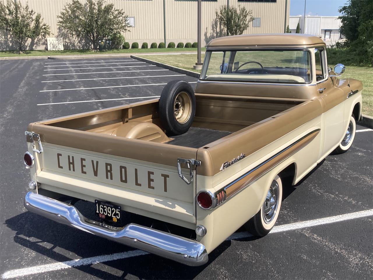 Chevrolet-Apache-1958-Ann.-GoldSand-Beige-Sand-Beige-63