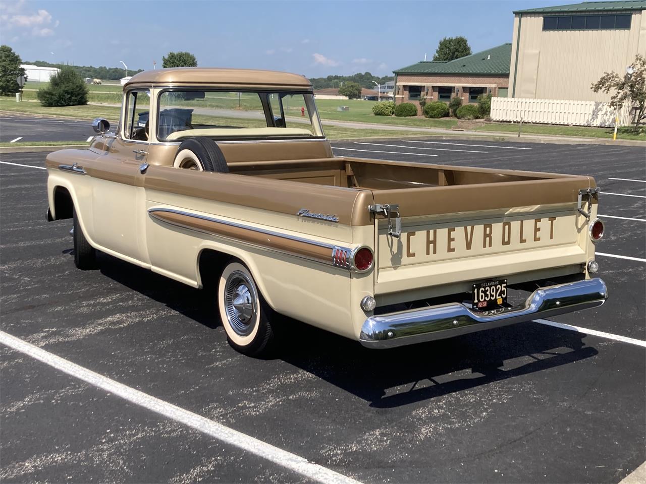 Chevrolet-Apache-1958-Ann.-GoldSand-Beige-Sand-Beige-64