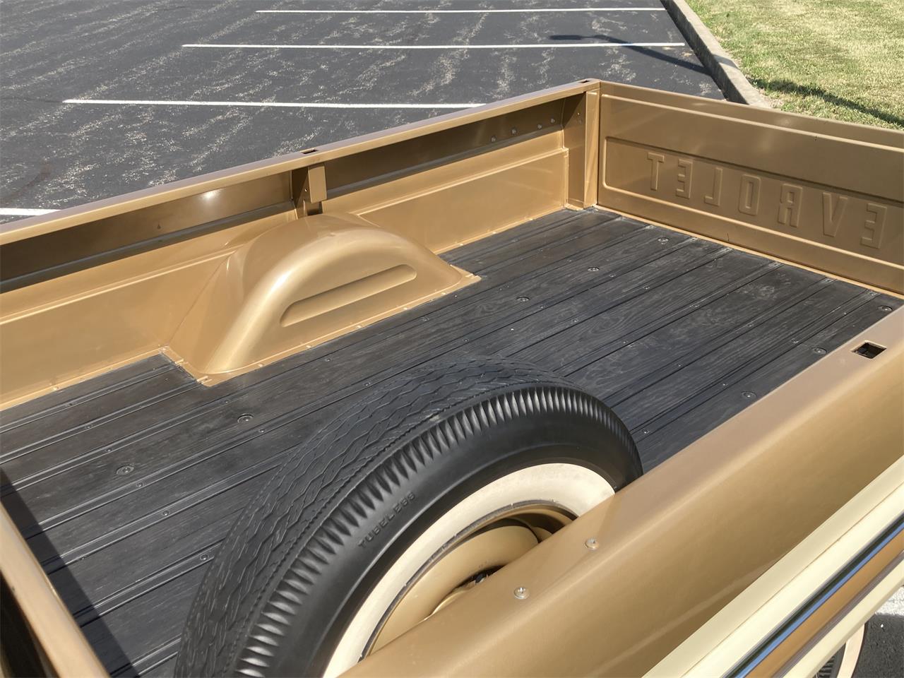 Chevrolet-Apache-1958-Ann.-GoldSand-Beige-Sand-Beige-68