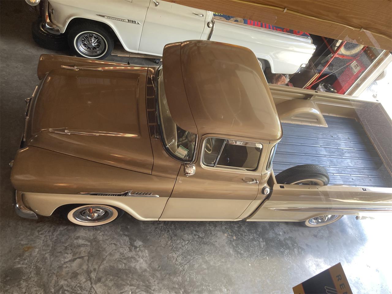 Chevrolet-Apache-1958-Ann.-GoldSand-Beige-Sand-Beige-73