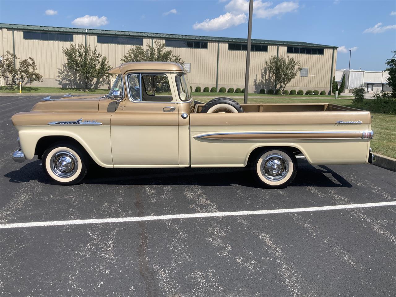 Chevrolet-Apache-1958-Ann.-GoldSand-Beige-Sand-Beige-88