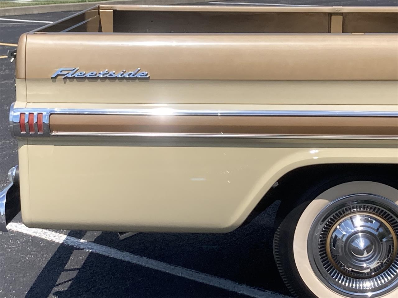 Chevrolet-Apache-1958-Ann.-GoldSand-Beige-Sand-Beige-92