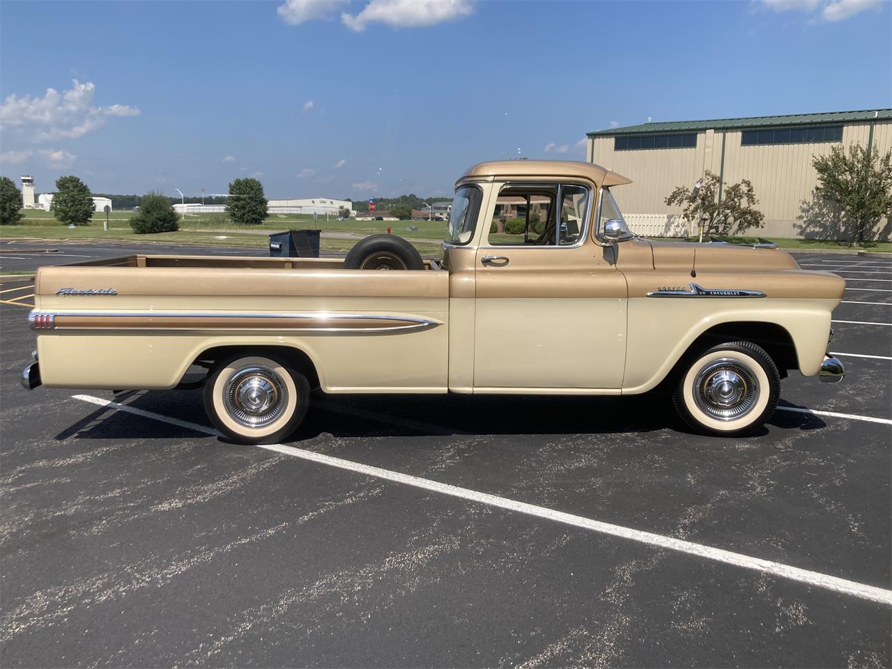 Chevrolet-Apache-1958-Ann.-GoldSand-Beige-Sand-Beige-93