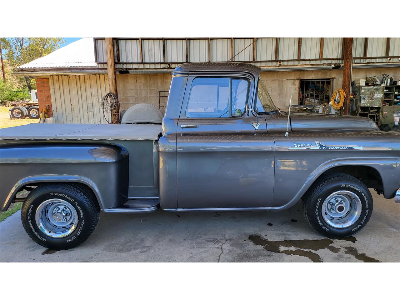Chevrolet-Apache-1958-Grey-Light-grey-2