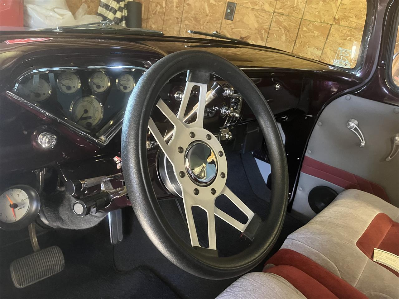 Chevrolet-Apache-1959-Black-Cherry-RedGray-5