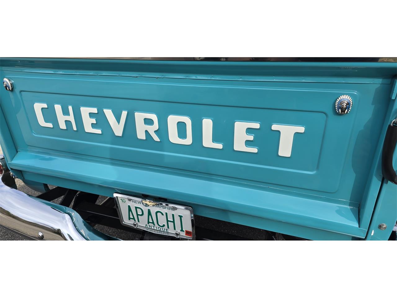 Chevrolet-Apache-1959-Indian-Tourquoise-Tourquoise-and-White-23