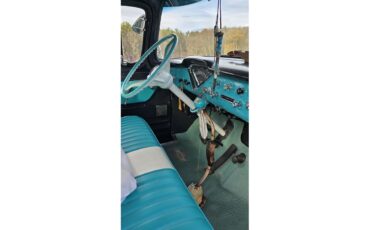 Chevrolet-Apache-1959-Indian-Tourquoise-Tourquoise-and-White-47
