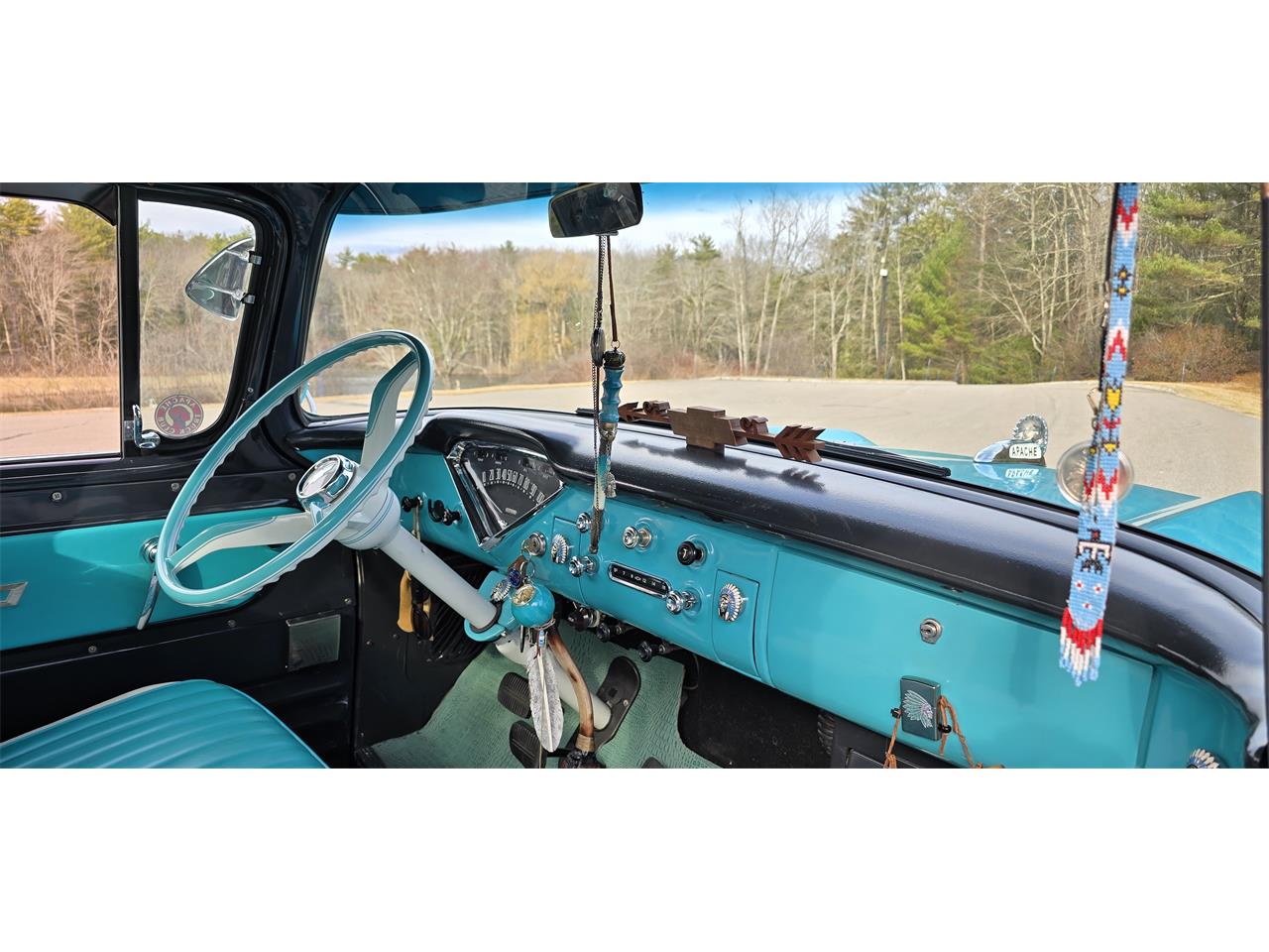 Chevrolet-Apache-1959-Indian-Tourquoise-Tourquoise-and-White-48