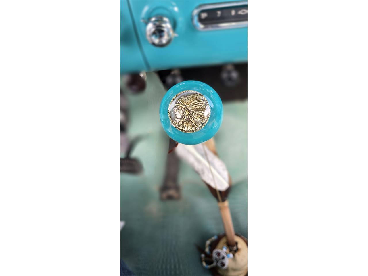 Chevrolet-Apache-1959-Indian-Tourquoise-Tourquoise-and-White-58