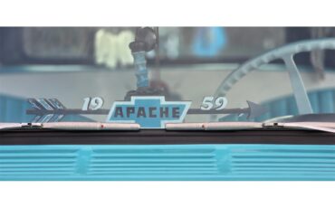 Chevrolet-Apache-1959-Indian-Tourquoise-Tourquoise-and-White-61