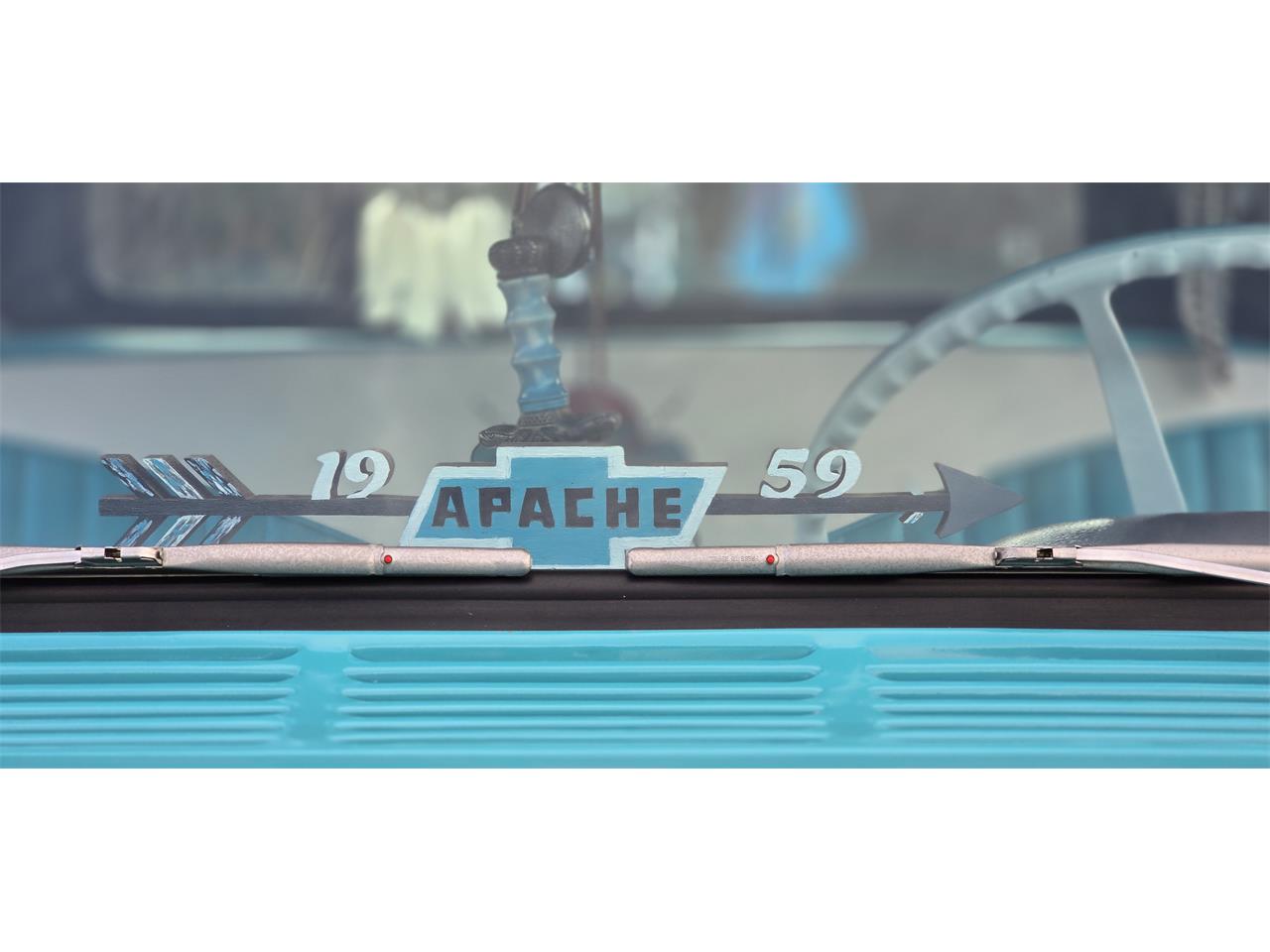 Chevrolet-Apache-1959-Indian-Tourquoise-Tourquoise-and-White-61