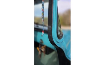 Chevrolet-Apache-1959-Indian-Tourquoise-Tourquoise-and-White-71